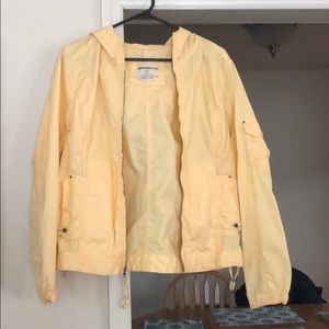 Rain coat/wind breaker